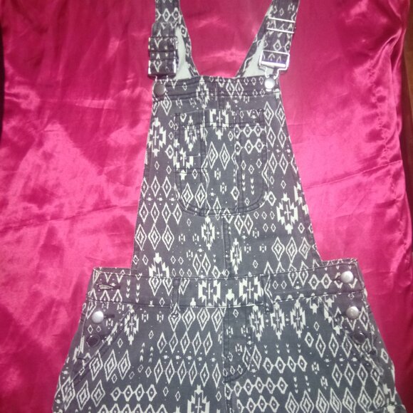 Forever 21 Aztec Overall Bib Shorts!! - Picture 1 of 2